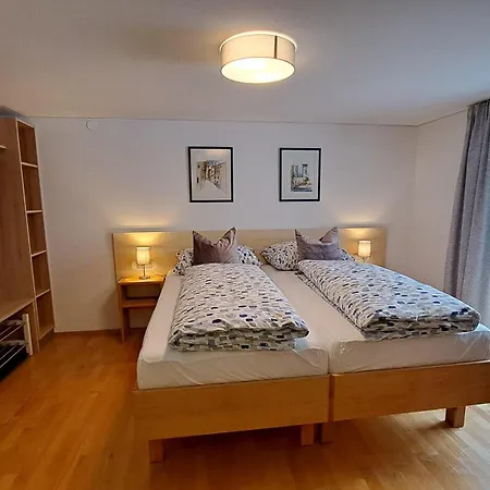 Pia * 瓦尔德阿尔贝格